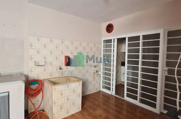 Casa com 03 quartos, sendo 01 suíte para venda - Jardim Interlagos - Ribeirão Preto