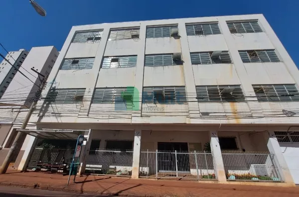 Prédio Comercial para Locação  com área útil de 2.500m² ao lado da Igreja São José no Centro de Ribeirão Preto-SP