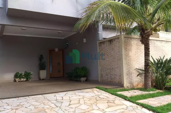 Sobrado em ótima localização no Bairro Jd. Nova Aliança Sul com terreno de 360m² e 408m² de área útil, 4 dormitórios.