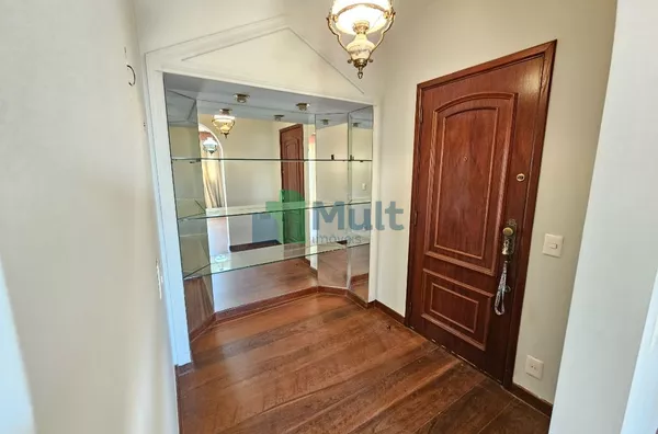 Lindo Apartamento de Alto Padrão localizado no Centro da Cidade, área nobre e andar alto, face...