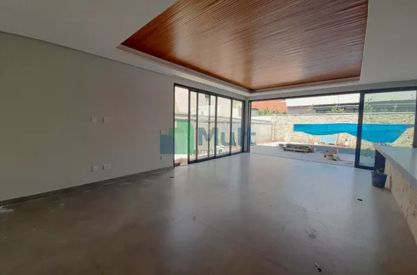 Sobrado de Alto Padrão com 4 suítes.