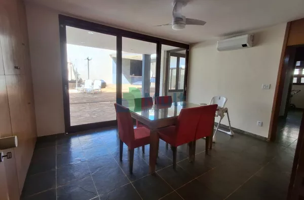 Casa com 6 Quartos, sendo 3 suítes a venda, 626 m² - Ribeirânia - Ribeirao Preto