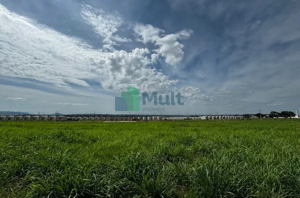 erreno Comercial em Avenida localizado no Reserva Regatas com 420m² (12x 35) .