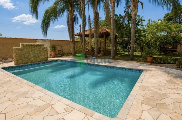 Casa para Locação – 3 quartos – 323 m² – 5 banheiros – Bairro Jardim Itaú – Ribeirão Preto/SP - Foto 1