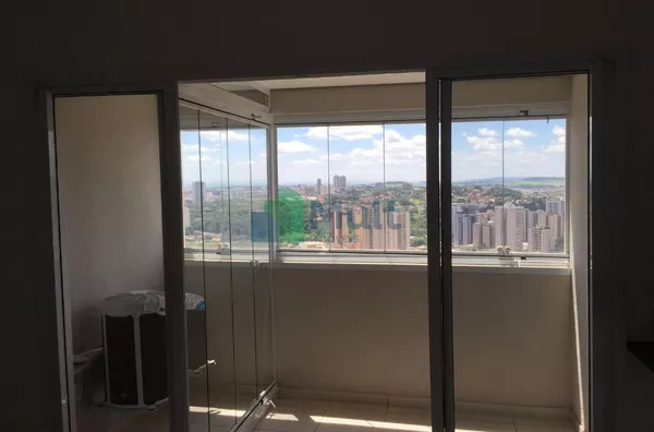 Apartamento em ótima localização  com 54m², Av. Pres. Vargas.