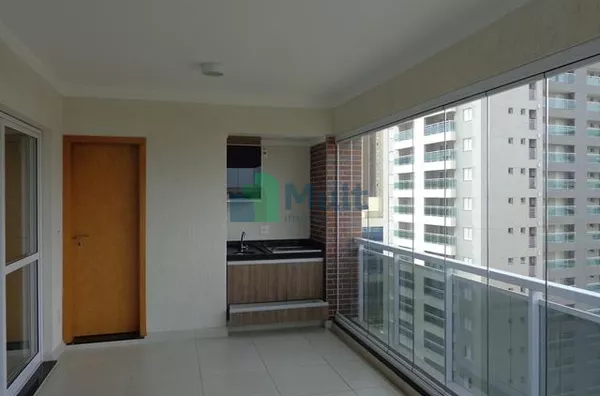 Apartamento em excelente localização ao lado do Pq. Raya com 144m² de área privativa.