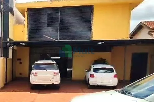 Imóvel Comercial localizado na Av. Presidente Vargas em excelente localização, com 330m² de terreno e 270m² de área construída.