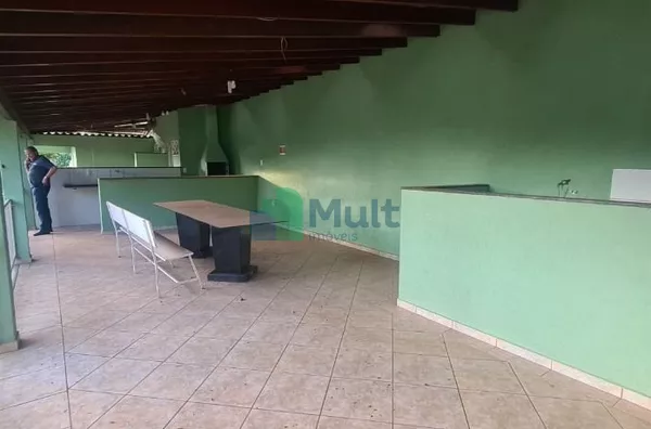 Linda Chácara no Cond. Eldorado com 1374m².