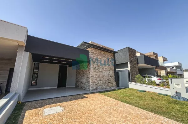 Casa Térrea em Condomínio Fechado localizado no Vivendas da Mata com 308m² de terreno e 173m² de área construída