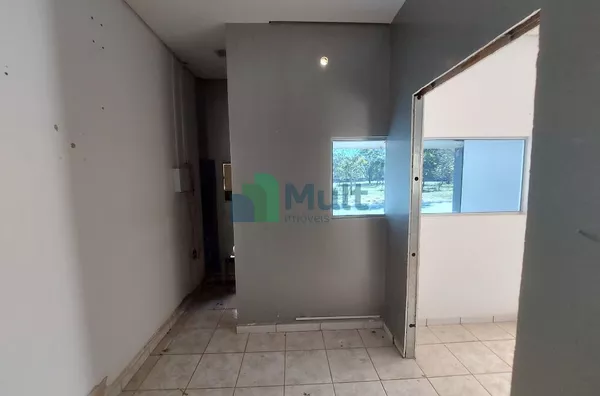 Salão Comercial com 140m² em ótima localização.