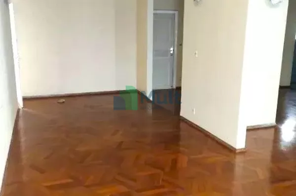 Sobrado Residencial/Comercial em excelente localização no Bairro Alto da Boa Vista com terreno de 479,68m² e 300m² de área construída.