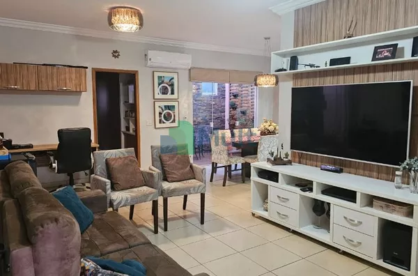 Casa Térrea em Condomínio fechado em ótima localização na Cidade de Bonfim Paulista com 406,08m² de terreno e 181,82m² de área útil.