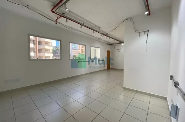 Sala Comercial em excelente localização no Centro Empresarial do Jardim Botânico com 48,54m² de área útil.