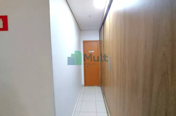 Sala Comercial no Centro Empresarial Jd. Botânico com 48m² de área útil.