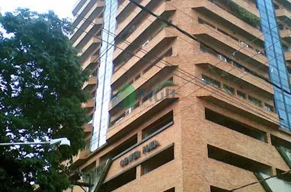 Sala Comercial em excelente localização no Ed. Center Plaza com 49m² de área privativa.