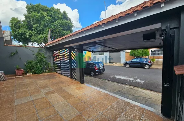 Casa térrea em ótima localização no Bairro Vila Tamandaré com 135m² de área comum.