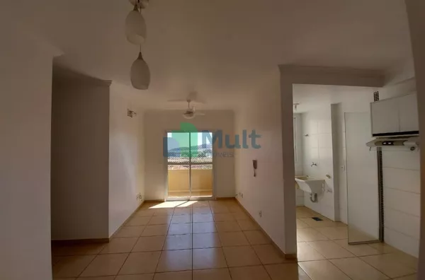 Apartamento em ótima localização com 2 dormitórios, sendo 1 suíte.
