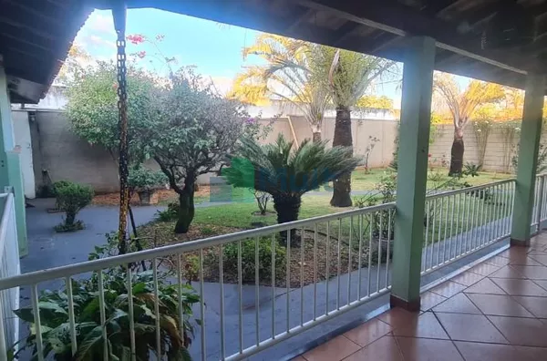 Linda Chácara no Cond. Eldorado com 1374m².