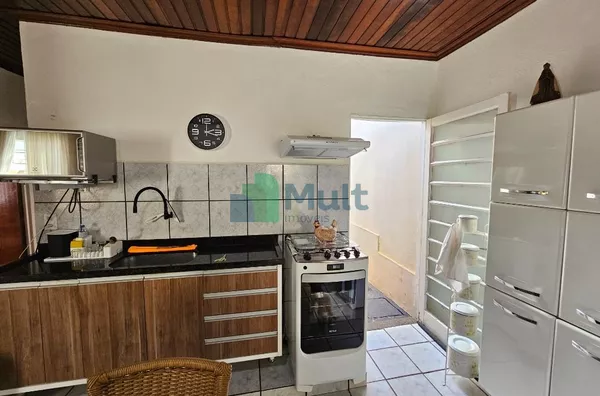Casa Térrea localizada no Bairro Alexandre Balbo com 200m² de terreno e 110m² de área útil.