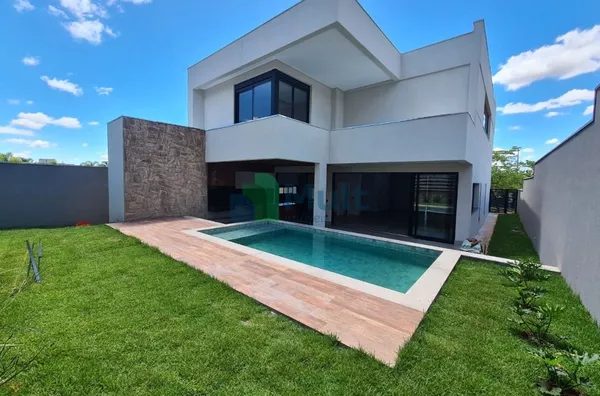 Casa no Condomínio Alphaville 2 em Bonfim Paulista, 364m² de área construída.