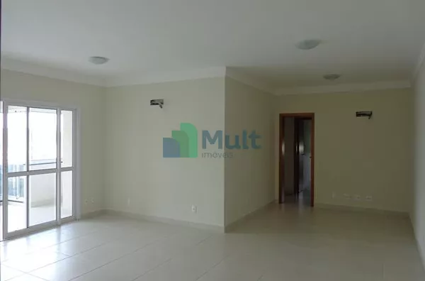 Apartamento em excelente localização ao lado do Pq. Raya com 144m² de área privativa.