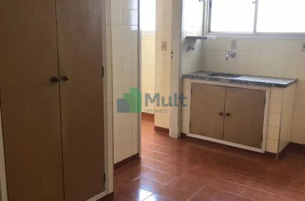 Apartamento em ótima localização próximo Shopping Santa Úrsula  com 92m² de área privativa.