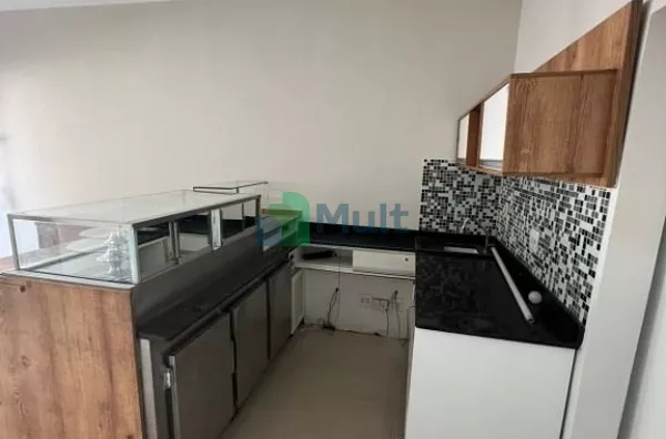 Salão Comercial reformado em excelente localização no Bairro Campos Elísios com 66m² de construção e 45,74m² de área útil,.