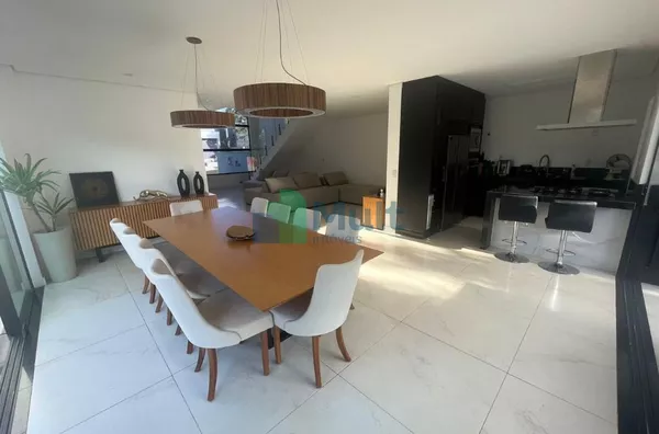 Sobrado de Alto Padrão em Condomínio Fechado em Bonfim Paulista -SP com terreno de 275m² e 229,28m² de área construída.