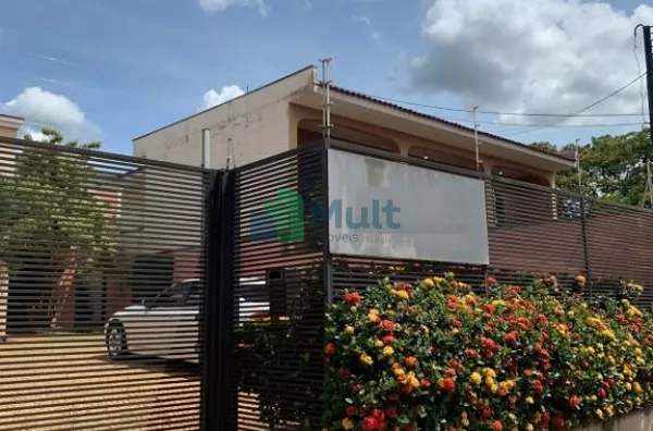 Casa Comercial em ótima localização na Zona Sul com 630m², ideal para clinicas, casa de repouso entre outros .