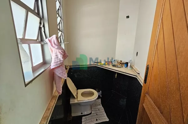 Sobrado em Condomínio Fechado em ótima localização no Bairro Ribeirânia em frente ao Estádio do Botafogo.