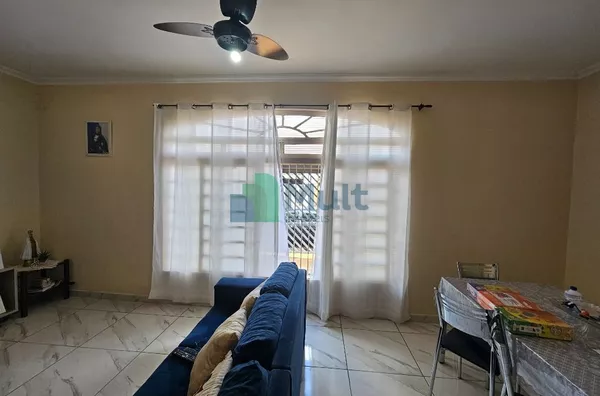 Casa térrea em ótima localização no Bairro Vila Tamandaré com 135m² de área comum.