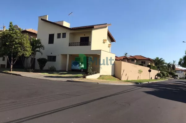 Sobrado em Condomínio Fechado localizado em Bonfim Paulista com terreno de 759,80m² e 192,14m² de área útil.