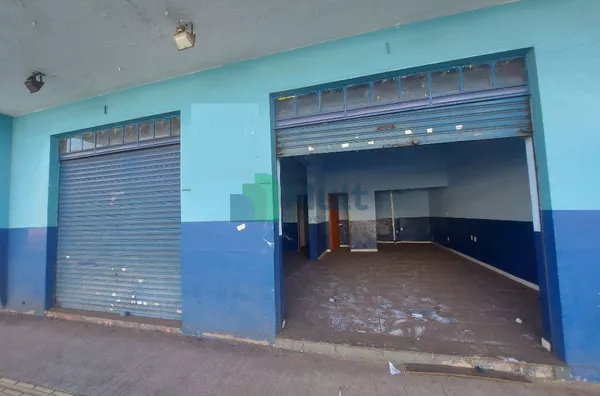 Salão Comercial na Av. Saudade em ótima localização.