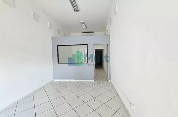 Loja em excelente localização com 85.00 m² de área construída, próximo ao Ribeirão Shopping, a academia Bluefit e Av. Antônio Diederichsen.