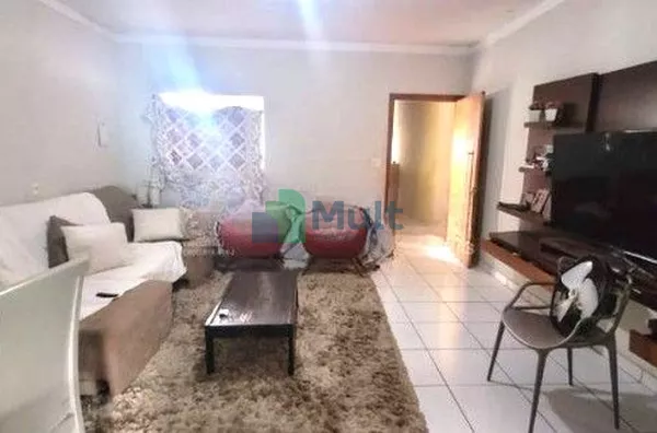 Sobrado localizado no Bairro Vila Guiomar com 248m².