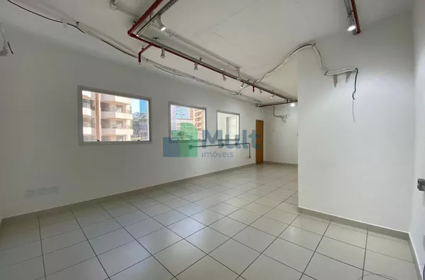 Sala Comercial em excelente localização no Centro Empresarial do Jardim Botânico com 48,54m² de área útil.