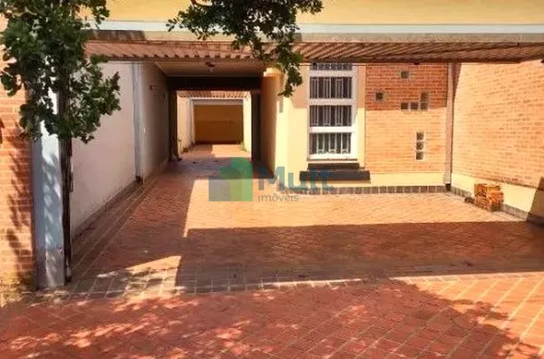 Sobrado Residencial/Comercial em excelente localização no Bairro Alto da Boa Vista com terreno de 479,68m² e 300m² de área construída.