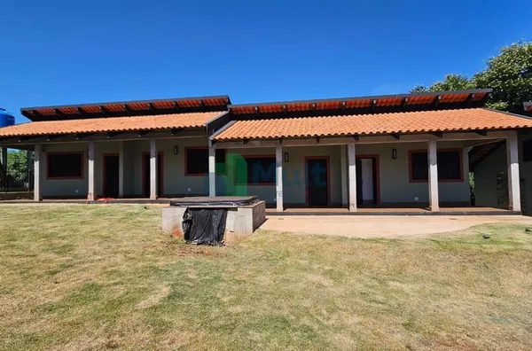 Chácara localizada no Recreio São Lourenço com 1.850m² em ótima localização, próximo a Pedreira Inderp; zona sul, 9 km da Av. João Fiusa.