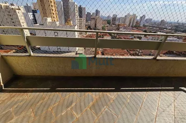 Cobertura em excelente localização no Centro da Cidade com 185m² de área útil.
