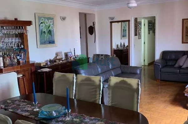 Apartamento em excelente localização no Centro da Cidade perto no Shopping Santa Úrsula com 202,67m² de área privativa, 1 apartamento por andar.