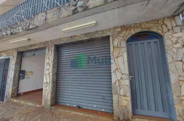 Salão Comercial em ótima localização no Centro da Cidade com 80m² .