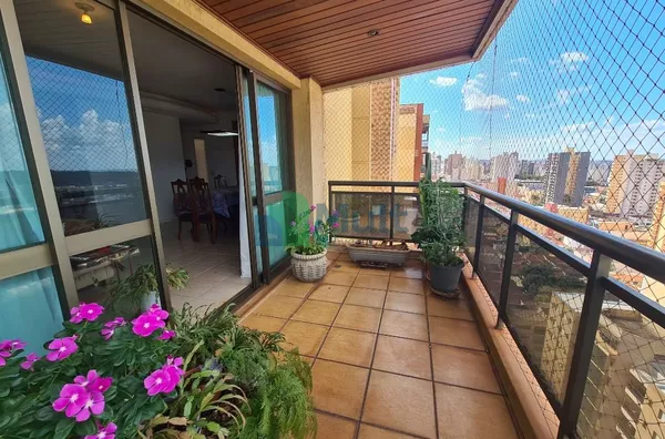 Apartamento Mobiliado ou Não em  excelente localização próximo à Av. Nove de Julho, Hospital São Lucas, Empório Mix com 200m² de área privativa.