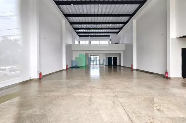 Galpão Comercial Novo em excelente localização próximo ao Condomínio Vila Romana I  e Cia da Luz com 355m² de terreno e 345m² de área construída.