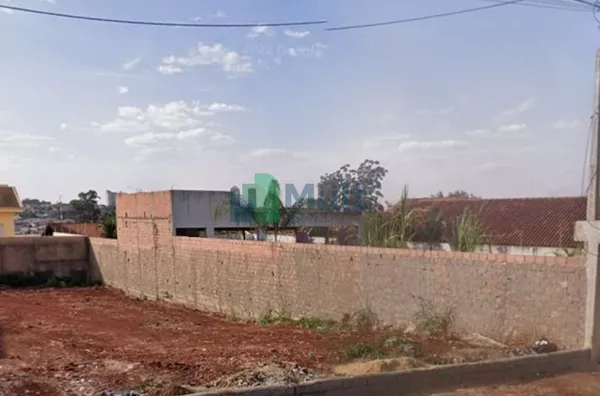 Terreno em excelente localização no Bairro City Ribeirão, Zona Sul, com 497,50m² de área total.