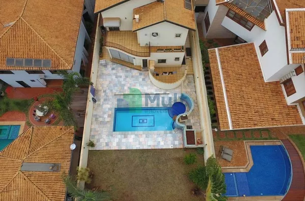 Maravilhoso Sobrado em condomínio de alto padrão com terreno de 900m² e 500m² de construção, 4...