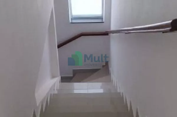 Imóvel Comercial em excelente localização em uma das áreas mais prestigiadas próximo ao Shopping Santa Úrsula, com 213m² de terreno e 210m²construída.