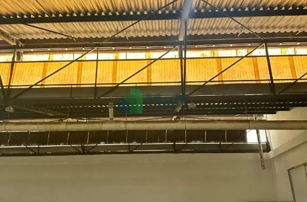 Galpão em ótima localização na Av Presidente Castelo Branco com 2500m² de terreno e 1850m² de área útil.