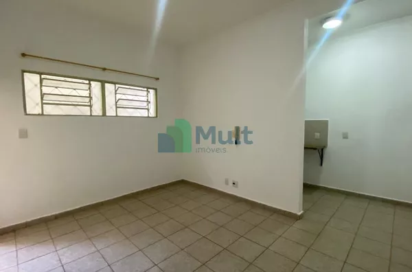 Sala em ótima localização na Vila Seixas, com com 37m² de área útil.