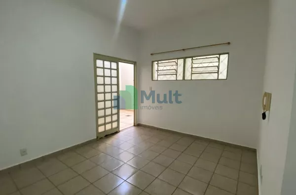 Sala em ótima localização na Vila Seixas, com com 37m² de área útil.