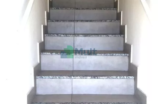 Apartamento localizado no Bairro Campos Elísios, 52m² de área útil.